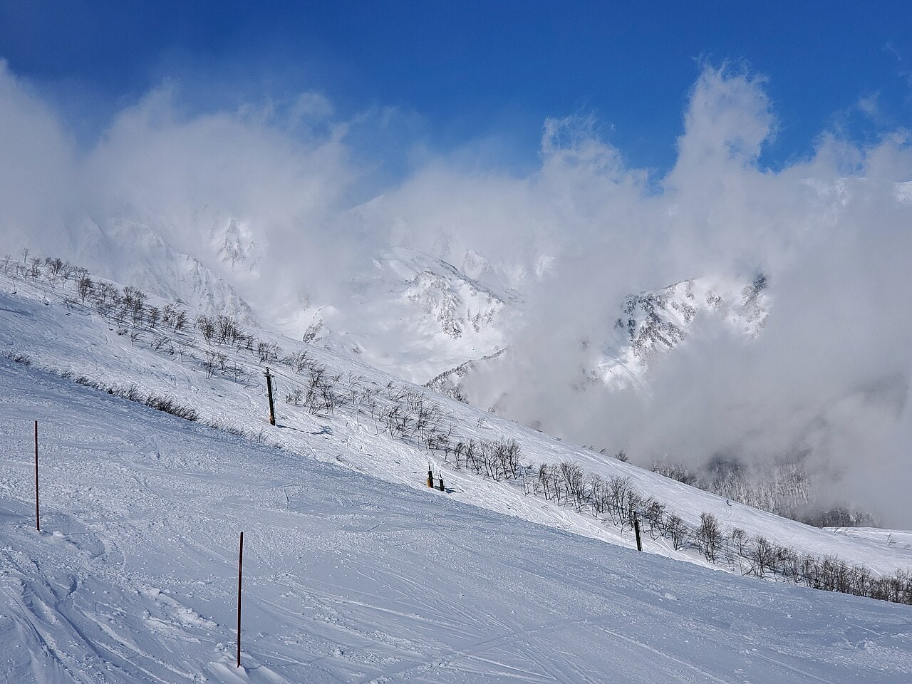Ski rental in Hakuba
