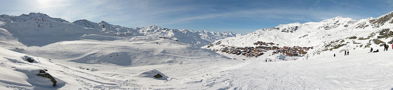 Ski rental Val Thorens — book online and save